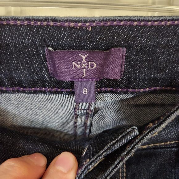 New without tags Lift and Tuck NYDJ jeans.  Size 8. - Picture 2 of 5